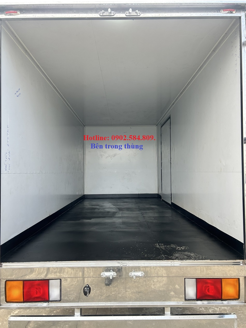 Thùng kín xe 2,5 tấn